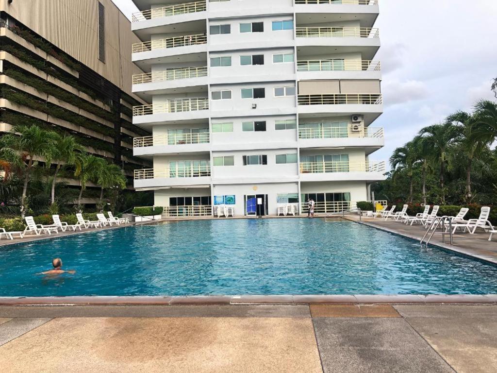 View Talay 6 Pattaya Beach By Anatolia Condo Suite Bagian luar foto