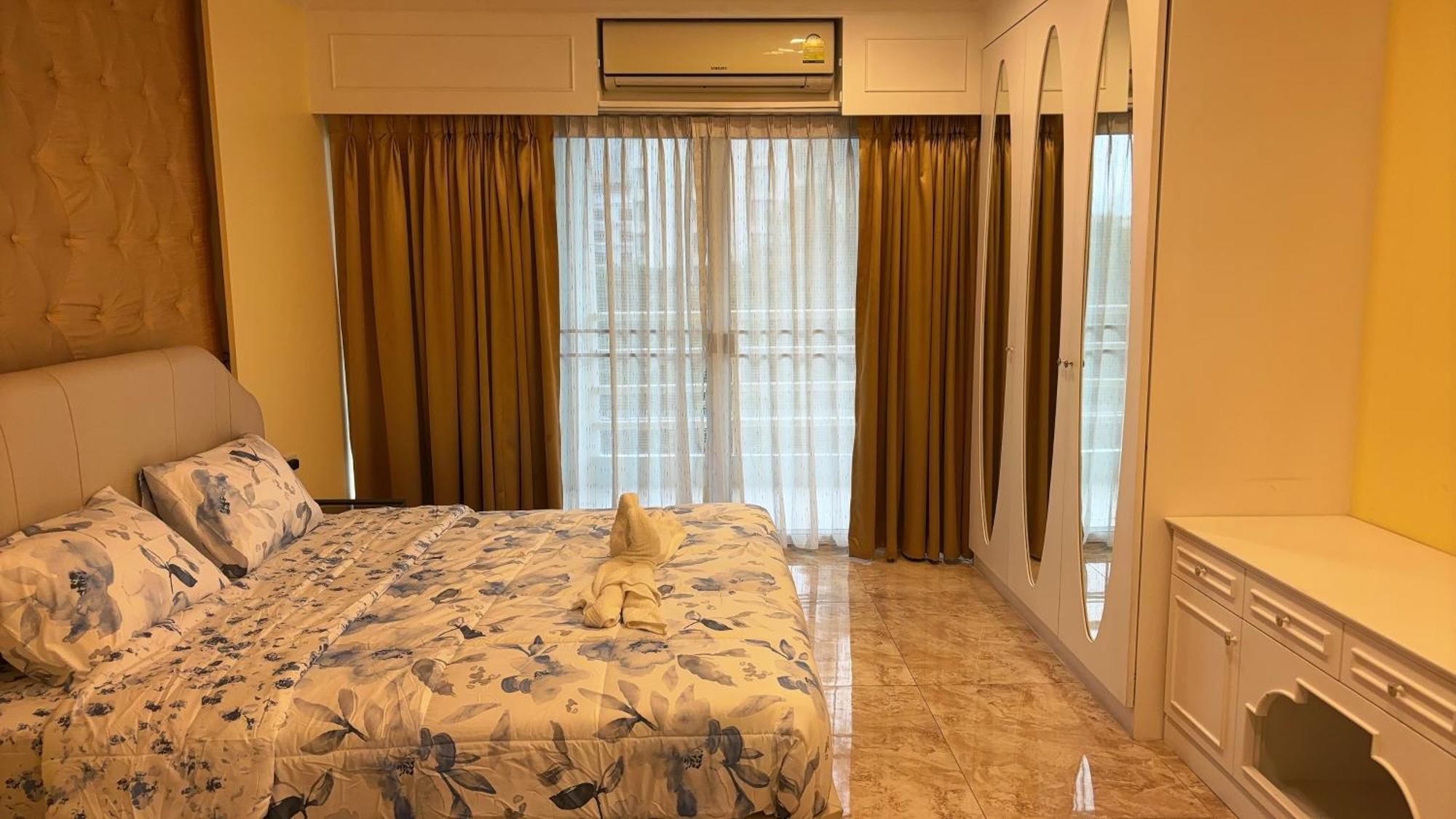 View Talay 6 Pattaya Beach By Anatolia Condo Suite Bagian luar foto