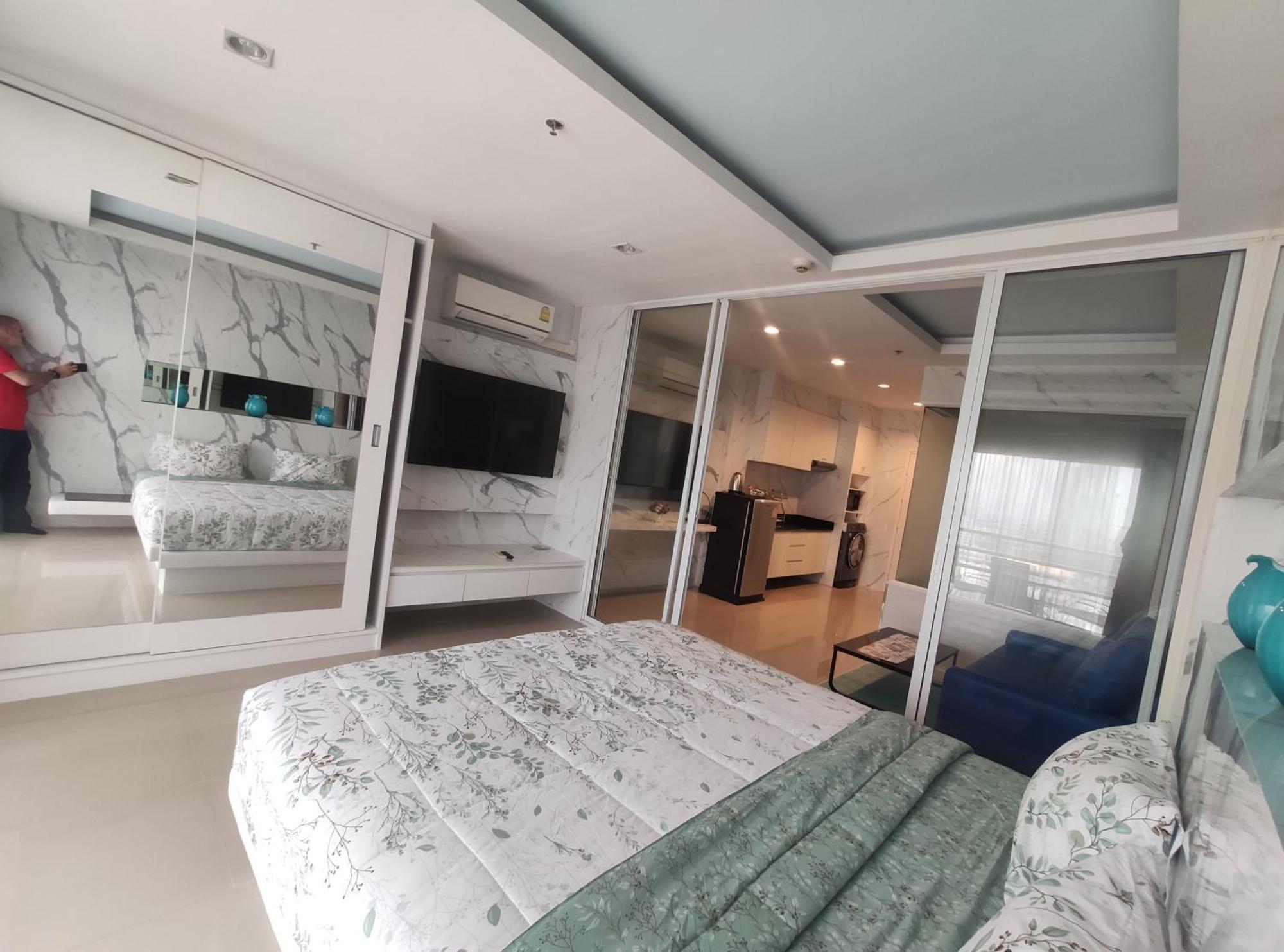 View Talay 6 Pattaya Beach By Anatolia Condo Suite Bagian luar foto