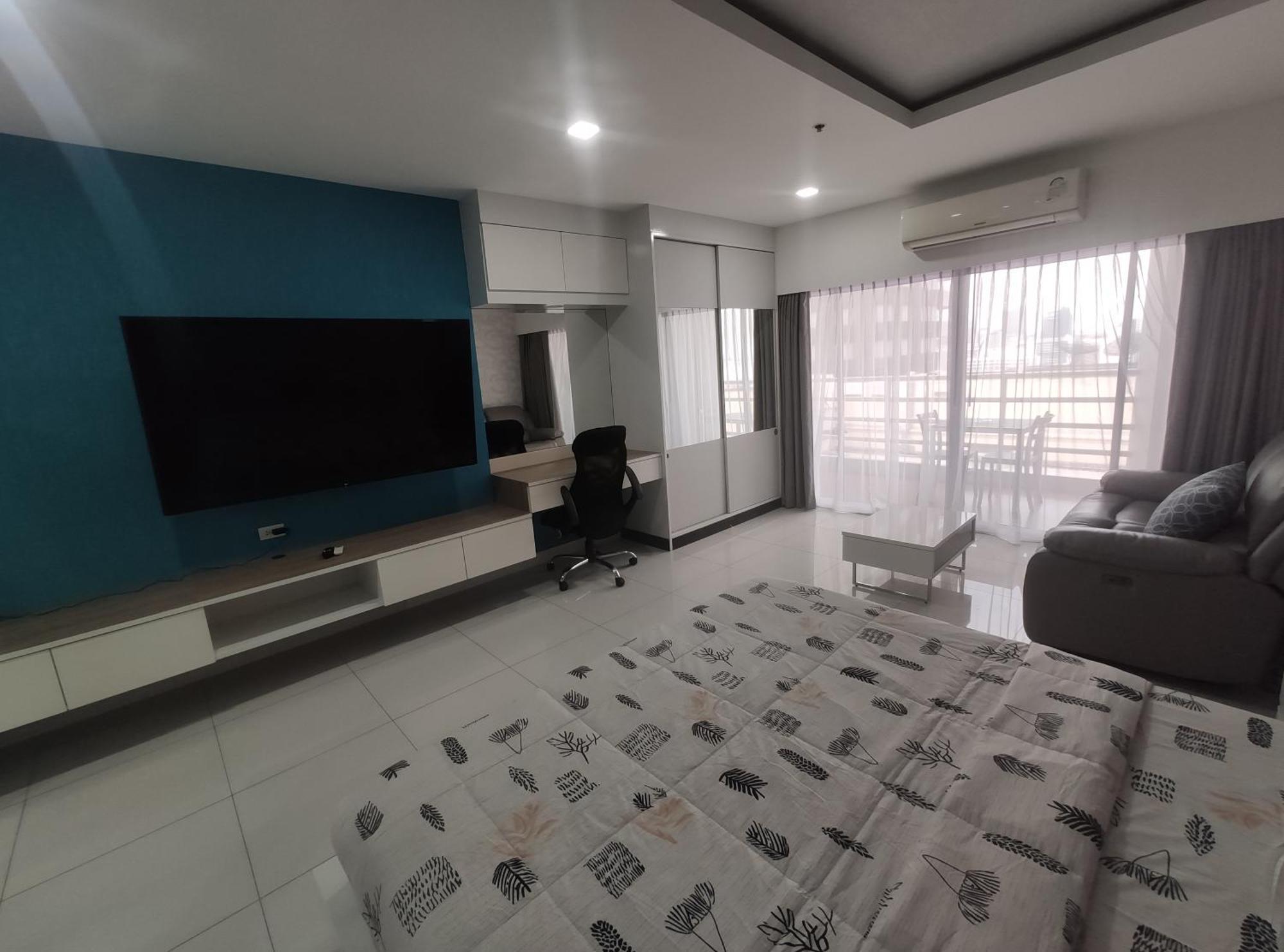 View Talay 6 Pattaya Beach By Anatolia Condo Suite Bagian luar foto