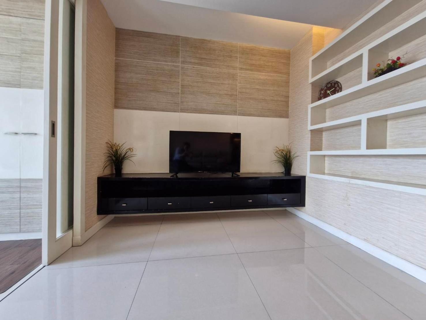 View Talay 6 Pattaya Beach By Anatolia Condo Suite Bagian luar foto