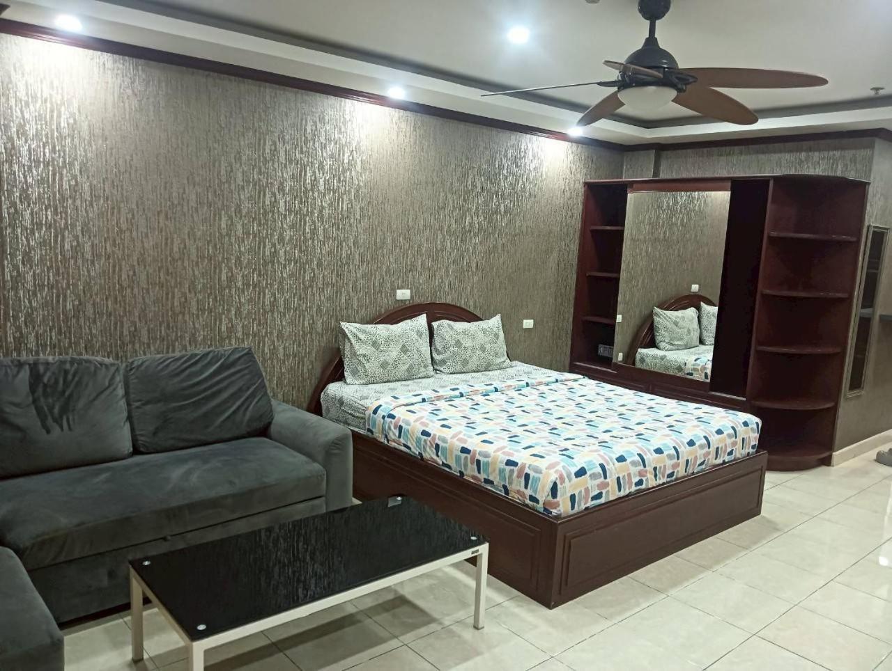 View Talay 6 Pattaya Beach By Anatolia Condo Suite Bagian luar foto