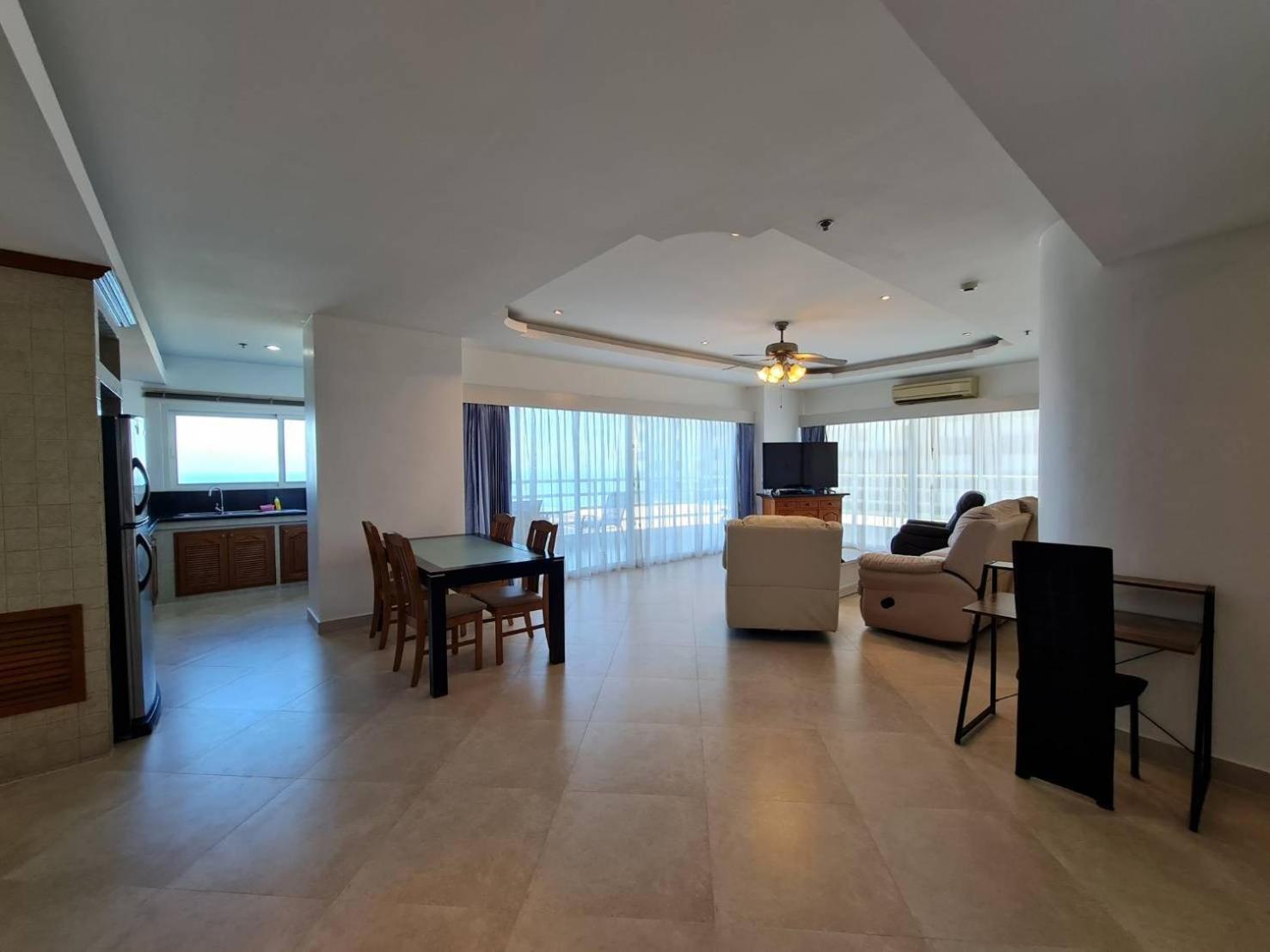 View Talay 6 Pattaya Beach By Anatolia Condo Suite Bagian luar foto
