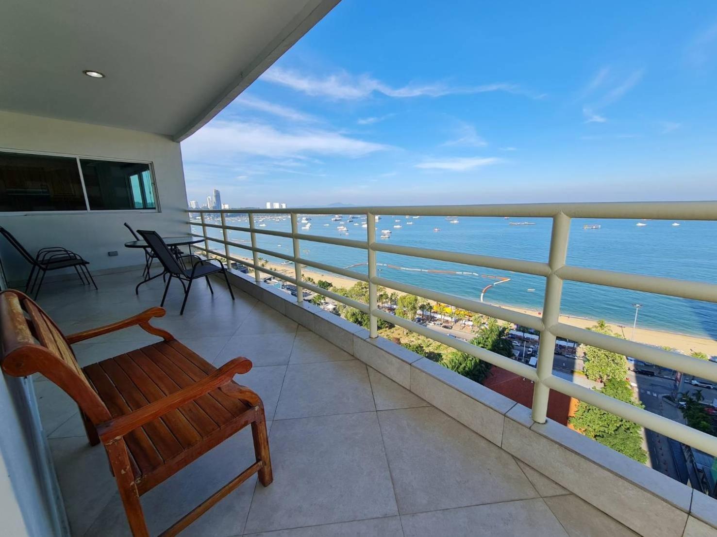 View Talay 6 Pattaya Beach By Anatolia Condo Suite Bagian luar foto