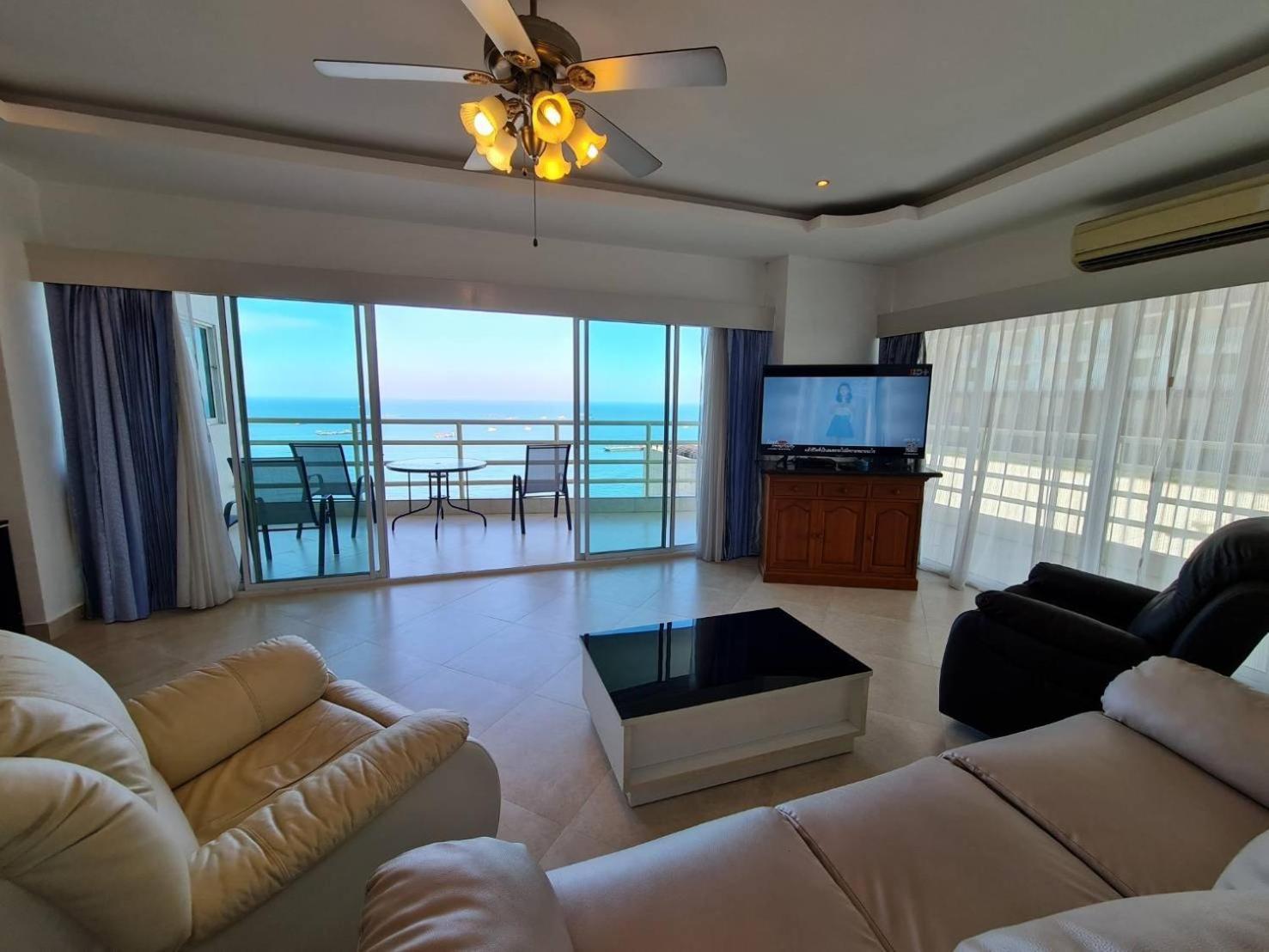 View Talay 6 Pattaya Beach By Anatolia Condo Suite Bagian luar foto