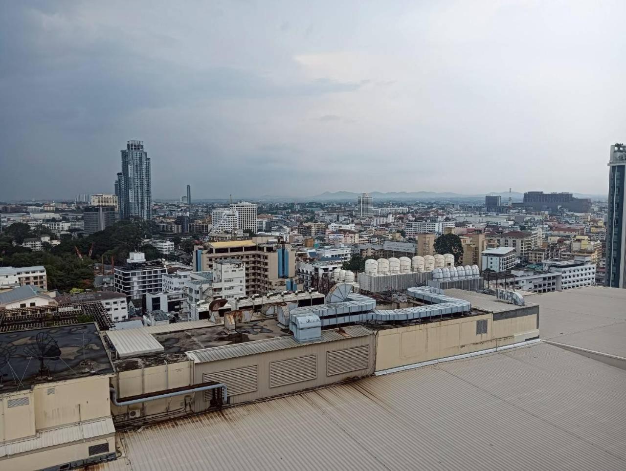 View Talay 6 Pattaya Beach By Anatolia Condo Suite Bagian luar foto