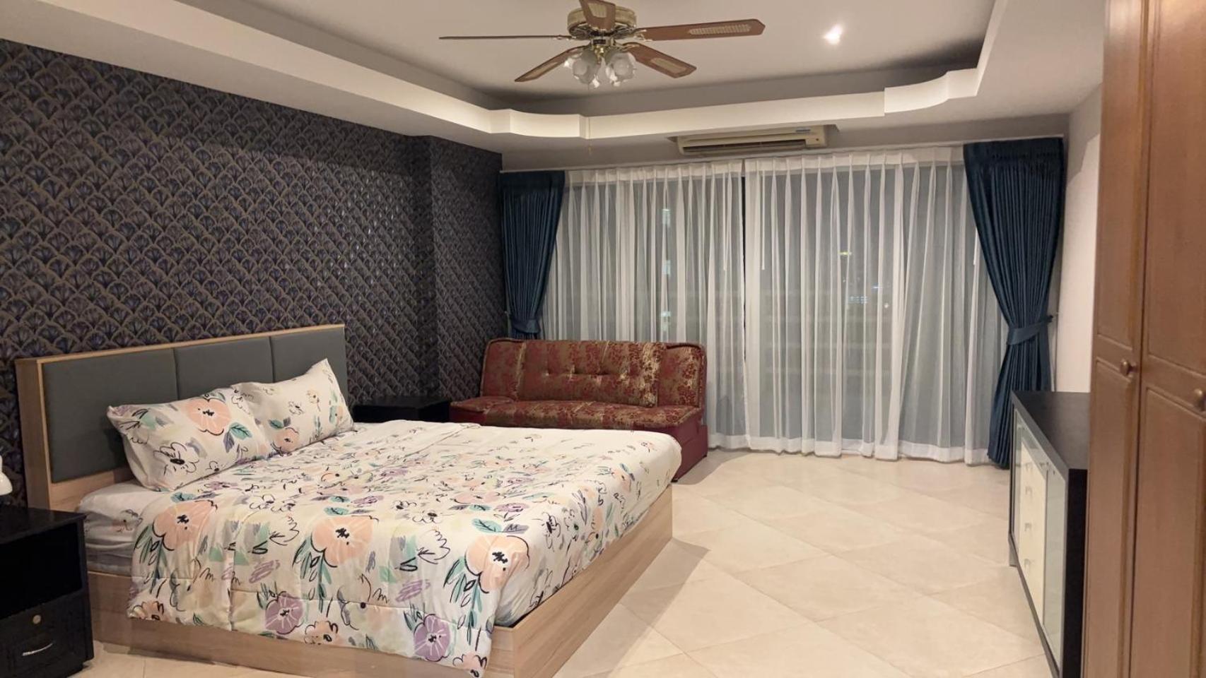 View Talay 6 Pattaya Beach By Anatolia Condo Suite Bagian luar foto