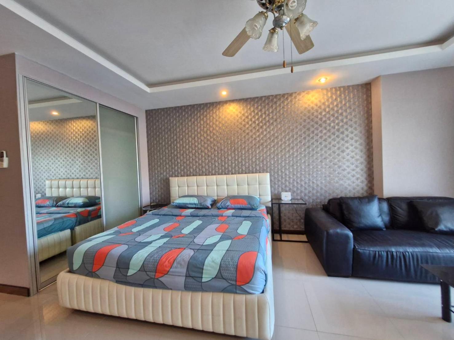 View Talay 6 Pattaya Beach By Anatolia Condo Suite Bagian luar foto
